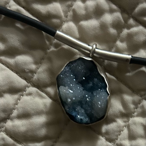 Elegant Blue Celestite Quartz crystal Pendant Necklace - Picture 6 of 7